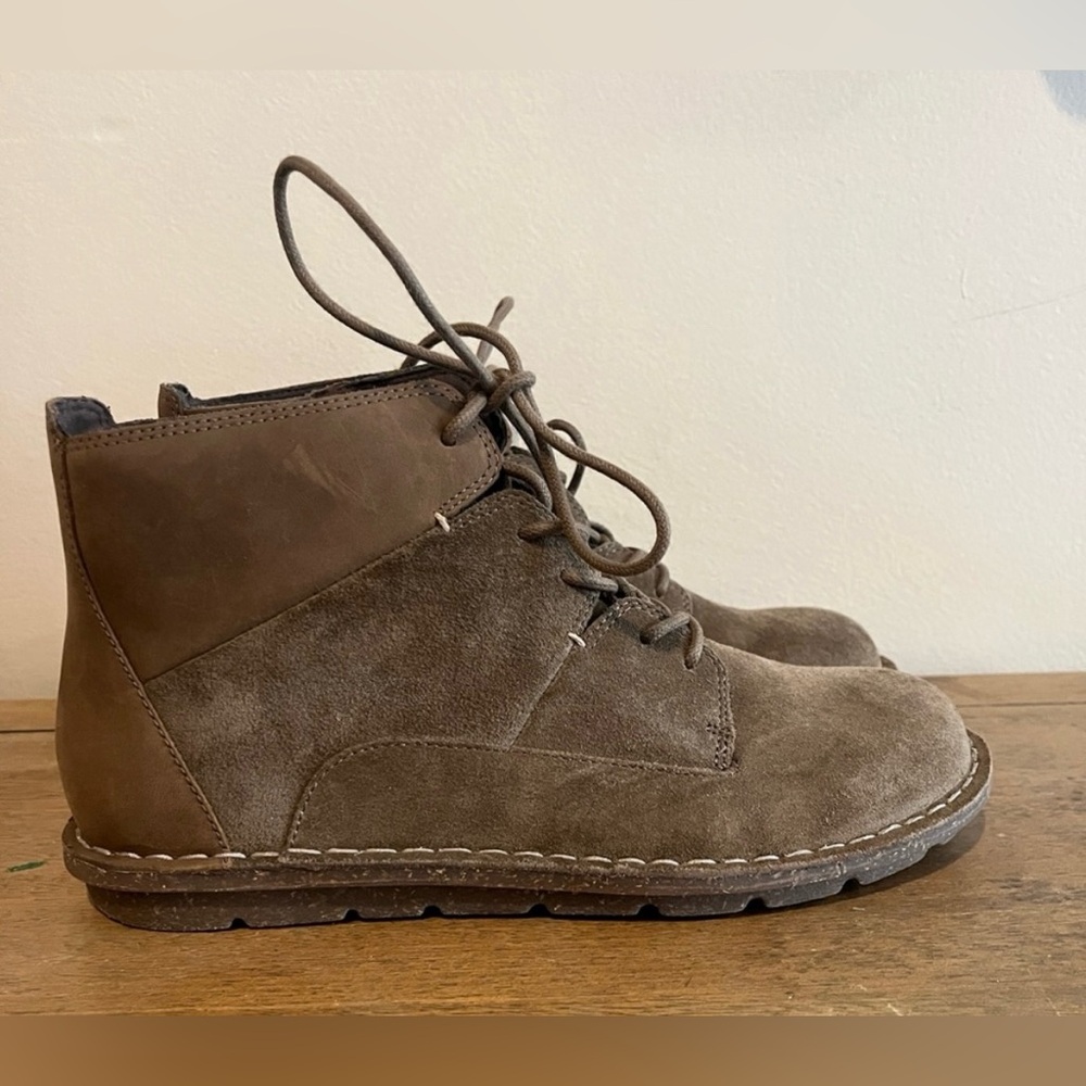 NEW Clarks Tabitha Key Olive Boots - 8